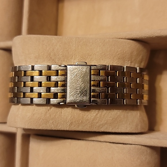 Michael Kors MK 3215 watch - Picture 2 of 2